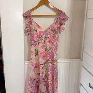 Sold 🎉 Lulu's Pink Floral Maxi Dress with Ruffle Straps